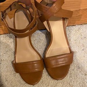Super cute brown heels
